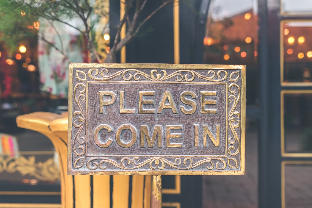 Please Come In