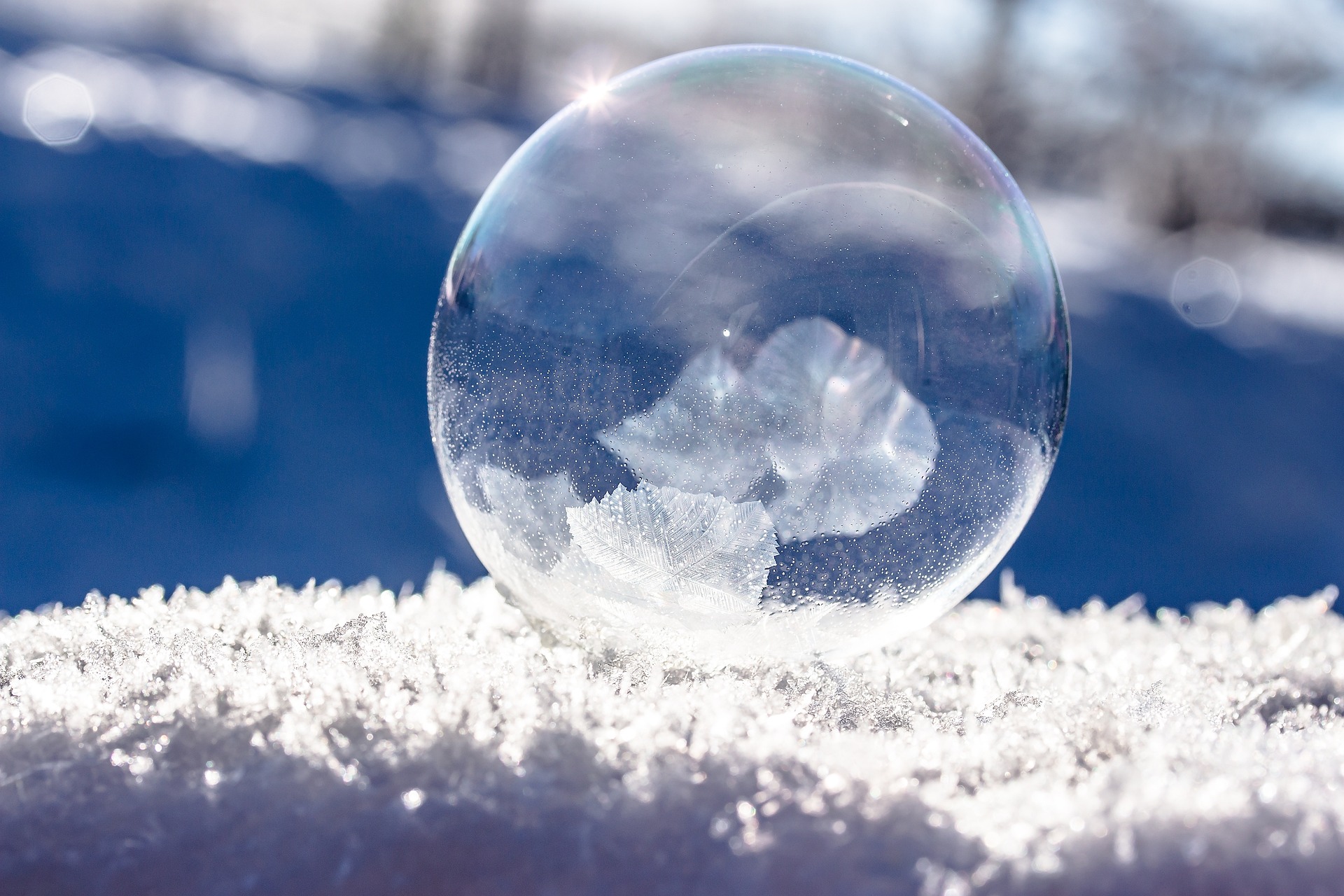 frozen-soap-bubble-1986676_1920