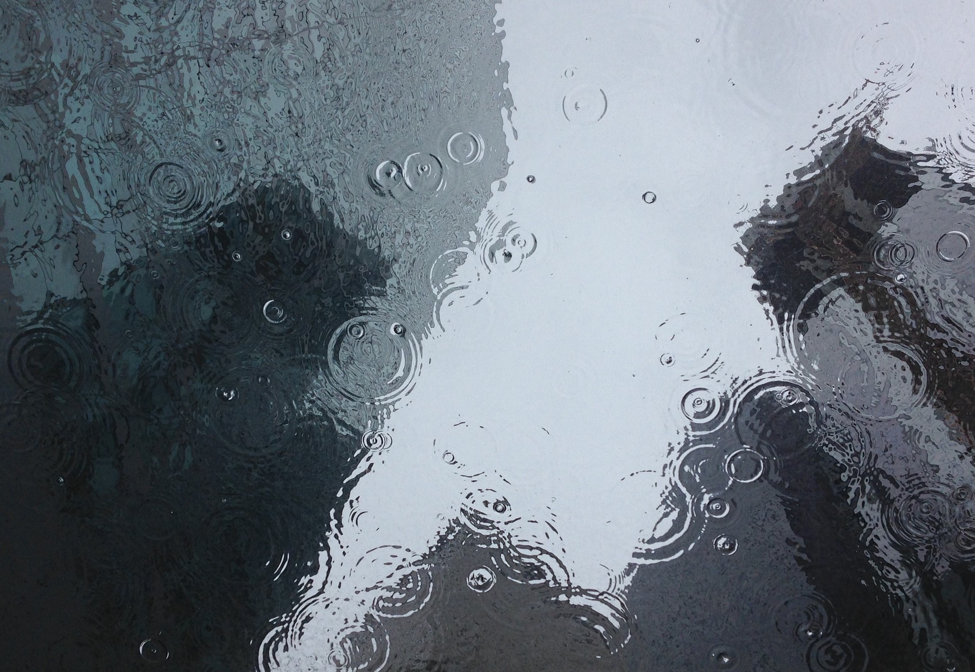 puddle-1853607_1920